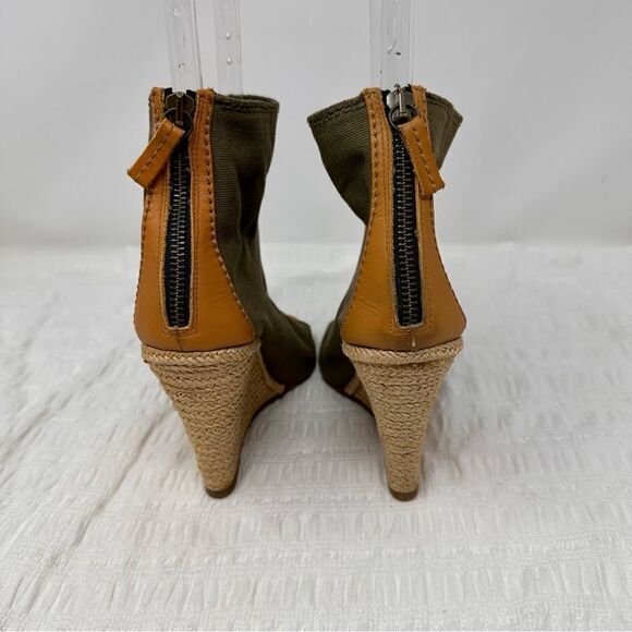 CH Carolina Herrera Olive Green Open-toed Bootie Wedges- Size 8.5 - Picture 6 of 14